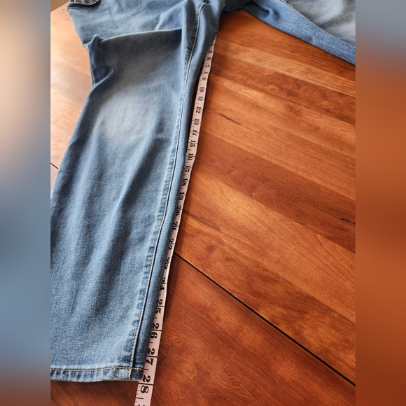 Old Navy full panel maternity skinny jeans size 16 - Picture 2 of 5